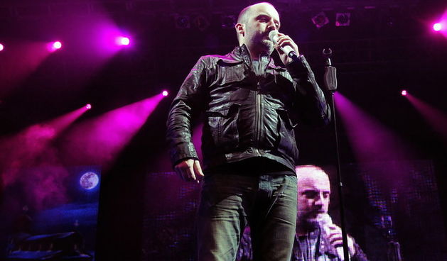 Skoplje, 240110.
Humanitarni koncert odrzan u Skoplju na kome su izvodjaci premijerno pjevali pjesme koje je komponirao Tose Proeski.
Na fotografiji: Toni Cetinski.
Foto: Maja Zlatevska / CROPIX