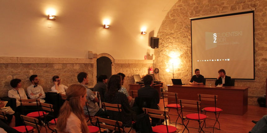 Ministar Šustar se družio sa zadarskim studentima Ministar Šustar se družio sa zadarskim studentima