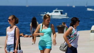 Ljetni šušur na zadarskoj rivi