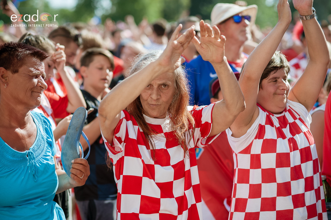 Navijačko ludilo u Zadru za vrijeme i nakon finala Svjetskog prvenstva Navijačko ludilo u Zadru za vrijeme i nakon finala Svjetskog prvenstva