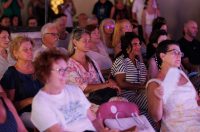 Večer evergreena u atriju palače Cedulin