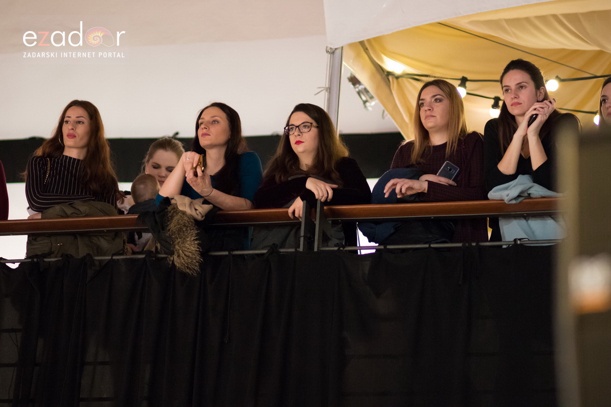 11. Festival vjenčanja: Modna revija vjenčanica i svečanih haljina te revija cvijeća i koncert Sandija Cenova 11. Festival vjenčanja: Modna revija vjenčanica i svečanih haljina te revija cvijeća i koncert Sandija Cenova