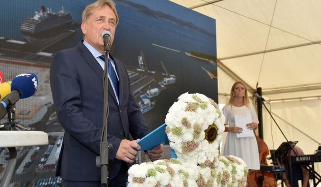 Predsjednica Kolinda Grabar Kitarović otvorila radove na zgradi putničkog terminala u Gaženici. Photo: Dino Stanin/PIXSELL