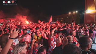 Zadar priredio čudesan doček svojim Vatrenim herojima (1)