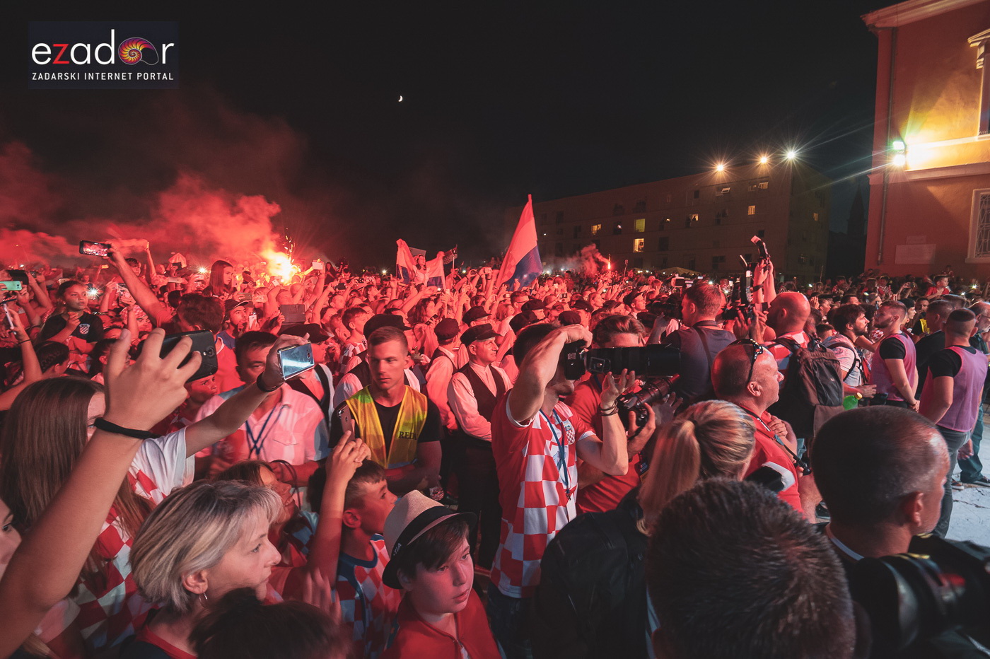 Zadar priredio čudesan doček svojim Vatrenim herojima (1)
