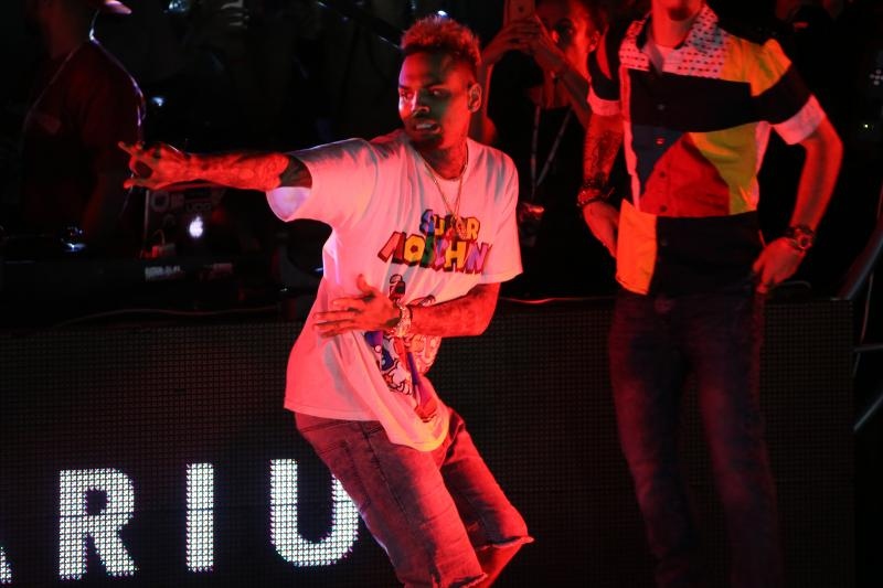 Novalja, Zrce – Koncert Chrisa Browna, koji je trebao biti odrzan na plazi Zrce, zbog jakog vjetra je otkazan te je, umjesto na plazi, Chris Brown koncert odrzao u prepunom klubu Aquarius. Photo: Dalibor Urukalovic/PIXSELL Novalja, Zrce – Koncert Chrisa Browna, koji je trebao biti odrzan na plazi Zrce, zbog jakog vjetra je otkazan te je, umjesto na plazi, Chris Brown koncert odrzao u prepunom klubu Aquarius. Photo: Dalibor Urukalovic/PIXSELL