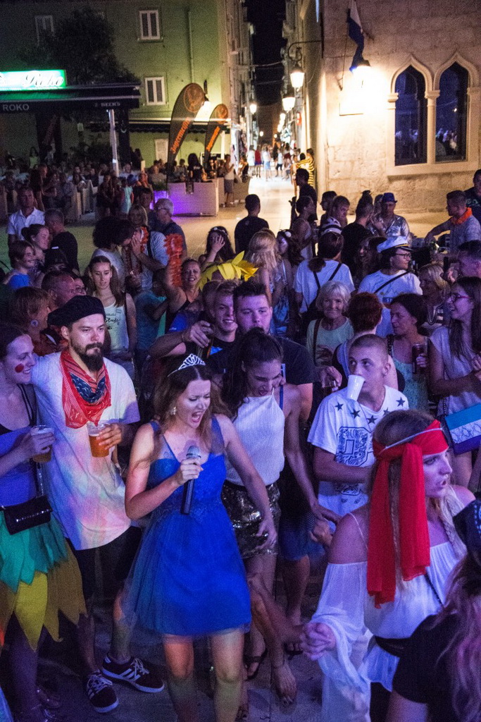 Paški ljetni karneval 2017 – maškarana povorka