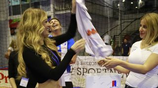 Poznate osobe iz društvenog života okušale u izvođenju penala Poznate osobe iz društvenog života okušale u izvođenju penala