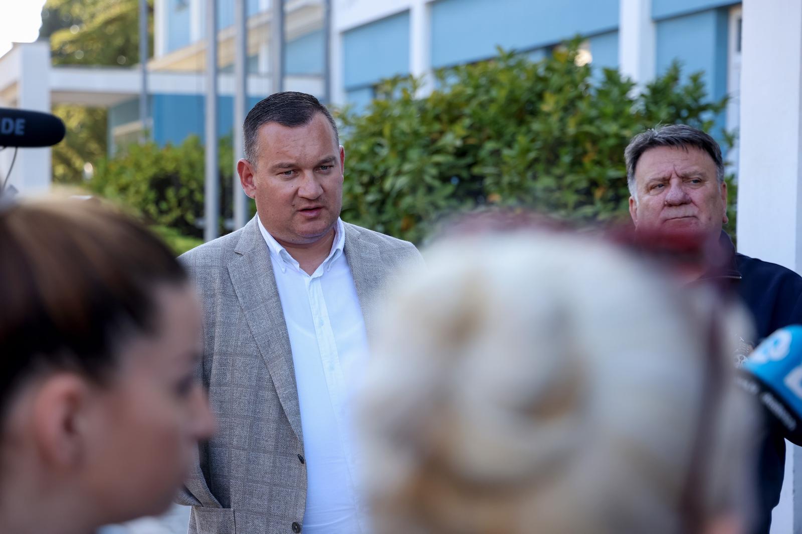 Predaja županijske liste HDZ-a i kandidat za župana Josip Bilaver Predaja županijske liste HDZ-a i kandidat za župana Josip Bilaver