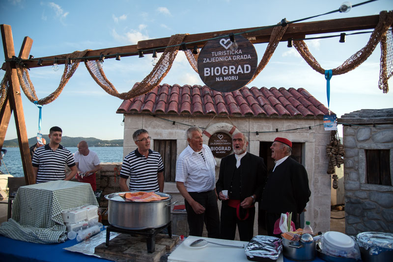 11. Gastol stol na biogradskoj rivi. Foto: Vinko Pešić 11. Gastol stol na biogradskoj rivi. Foto: Vinko Pešić