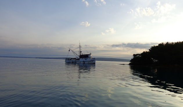 Mišnjak: Nasukana ribarica “Glamoč”