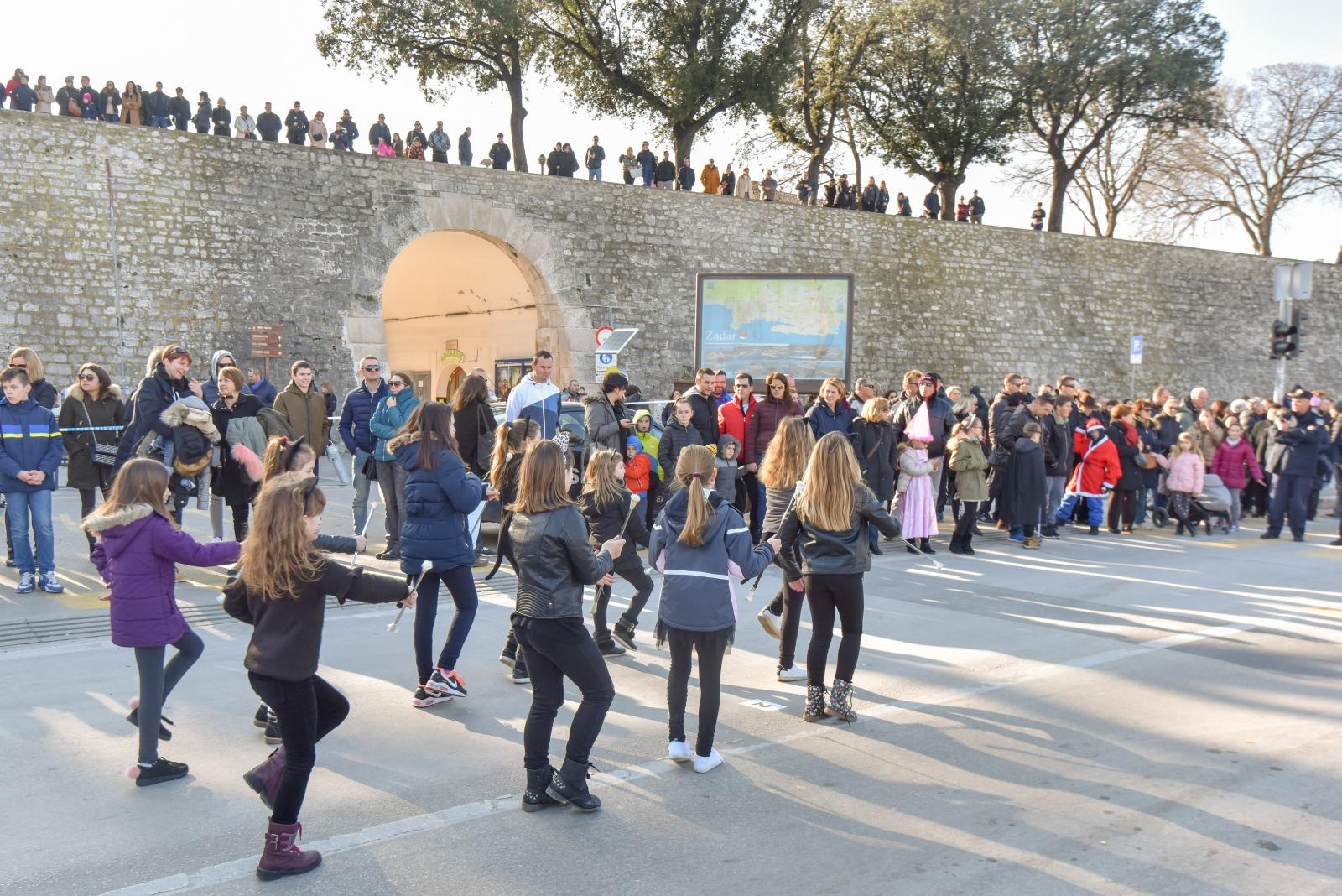Zadarski karneval 2018: Povorka maškaranih skupina gradskim ulicama Zadarski karneval 2018: Povorka maškaranih skupina gradskim ulicama