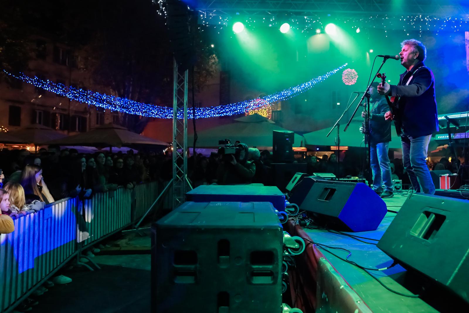 Koncertom grupe Dalmatino otveron Advent u Zadru 2022. Koncertom grupe Dalmatino otveron Advent u Zadru 2022.