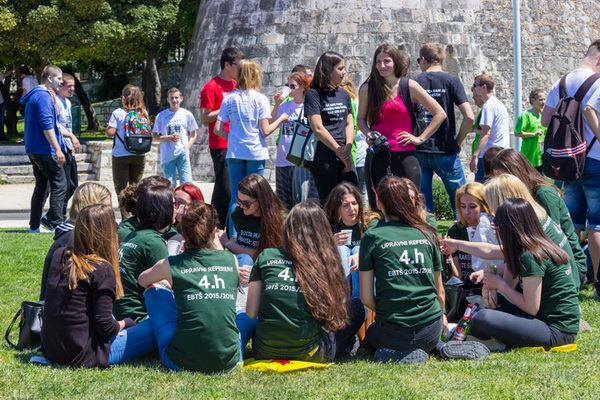 Ludijada maturanata na zadarskoj rivi 17. svibnja 2016. Foto: Bojan Bogdanić
