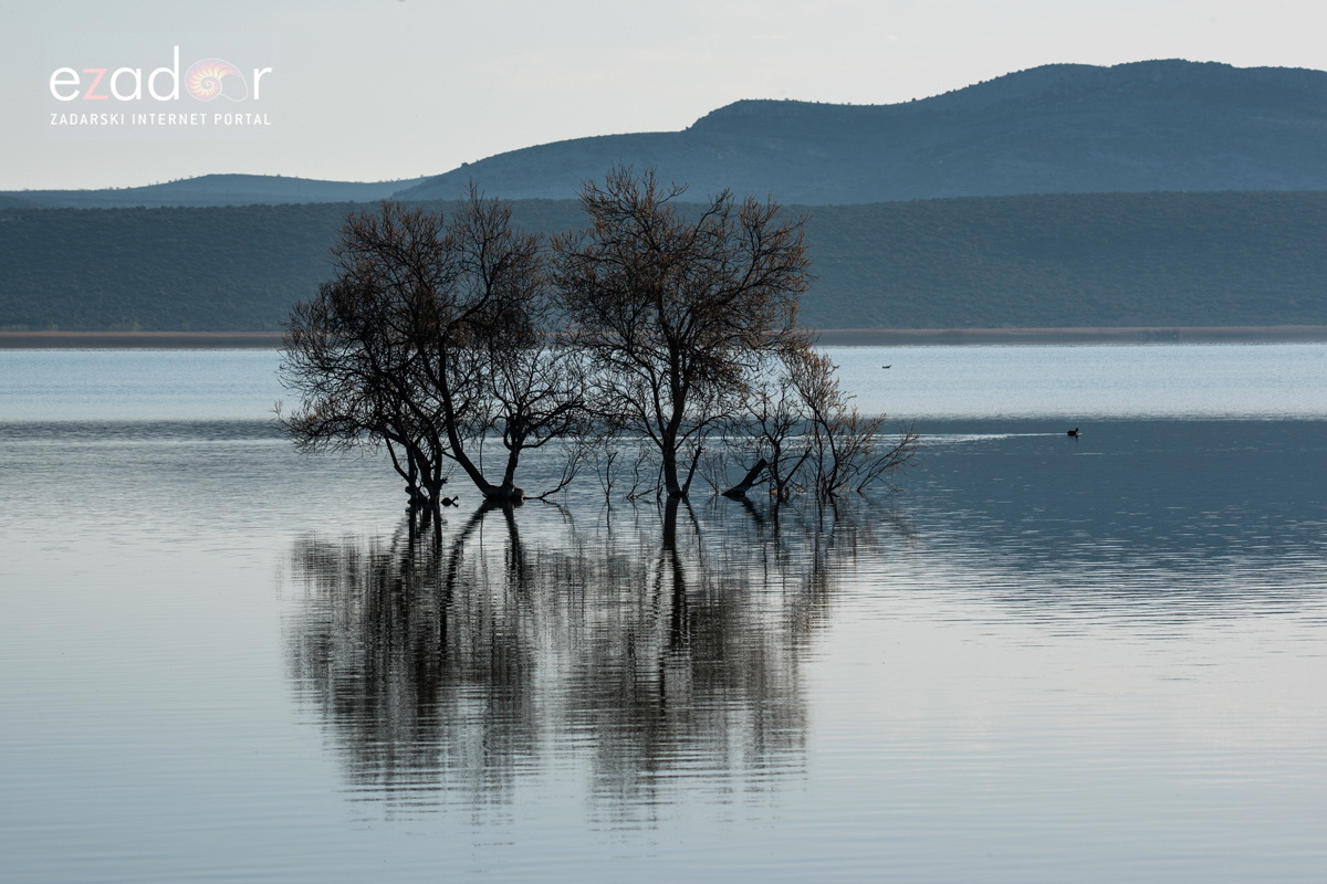 Nedjeljno svitanje na Vranskom jezeru Nedjeljno svitanje na Vranskom jezeru