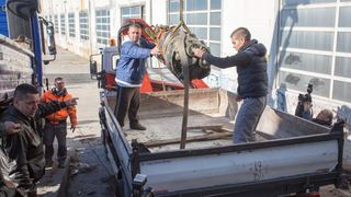 Specijalna policija Ajkule u podrucju ispred lansirne stanice tvornice Torpedo izvukla je s morskog dna jos jedan primjerak torpeda. I ovaj ce primjerak preuzeti Muzej grada Rijeke i uvrstiti ga u svoju Zbirku. Photo: Nel Pavletic/PIXSELL Specijalna policija Ajkule u podrucju ispred lansirne stanice tvornice Torpedo izvukla je s morskog dna jos jedan primjerak torpeda. I ovaj ce primjerak preuzeti Muzej grada Rijeke i uvrstiti ga u svoju Zbirku. Photo: Nel Pavletic/PIXSELL