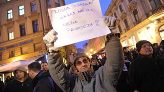 Zagreb, 020311. 
Novi, cetvrti po redu, protuvladin prosvjed tzv. facebook grupe zapoceo je veceras na Cvjetnom trgu. 
Na fotografiji: okupljeni prosvjednici.
Foto: Marko Miscevic / CROPIX