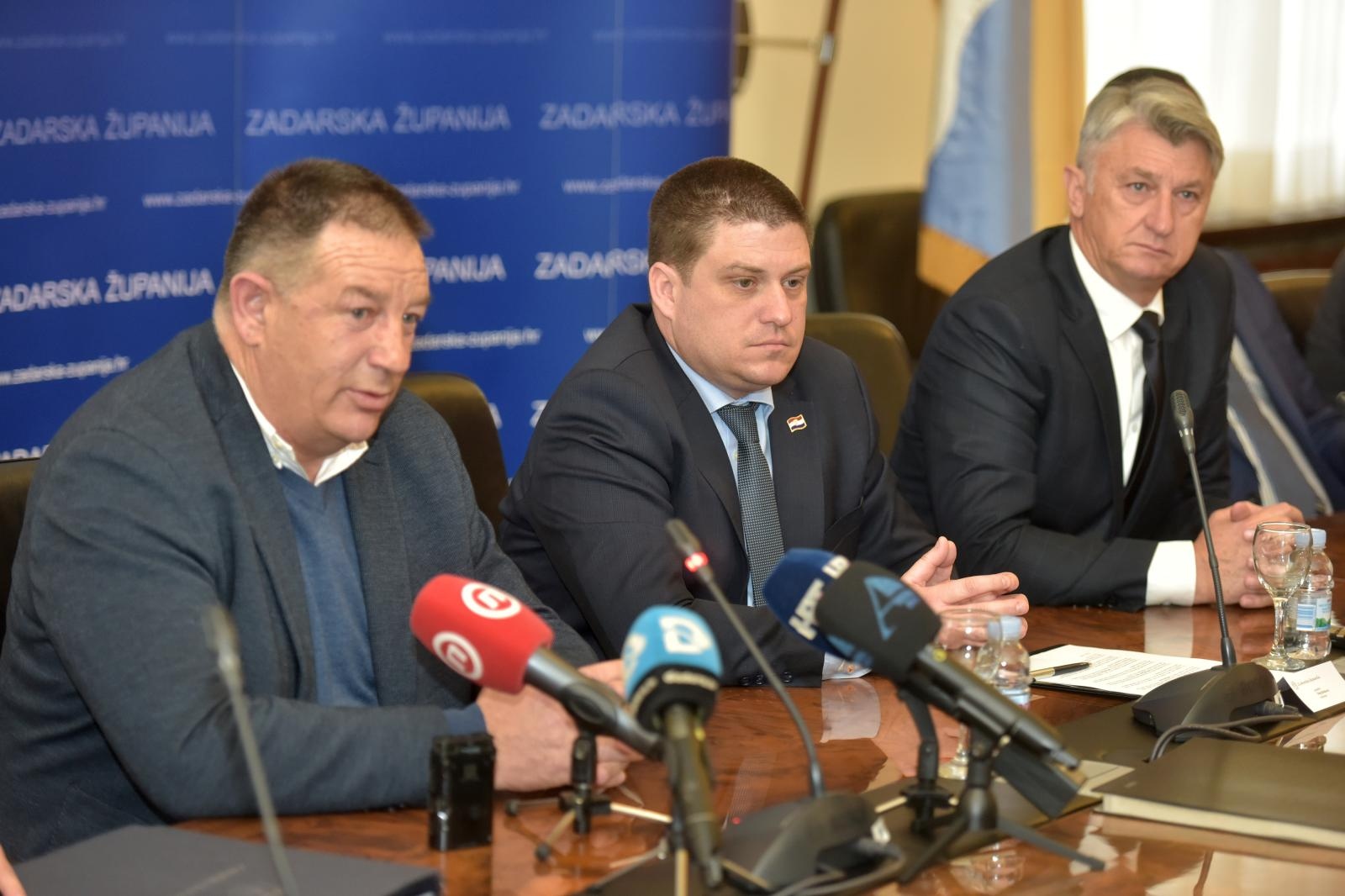 Potpisan ugovor za 10 projekata sanacije i rekonstrukcije pomorskog dobra Potpisan ugovor za 10 projekata sanacije i rekonstrukcije pomorskog dobra