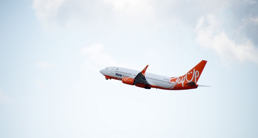 Zračna luka Pula, turizam, turisti, putnici, avion ilustracija Zračna luka Pula, turizam, turisti, putnici, avion ilustracija