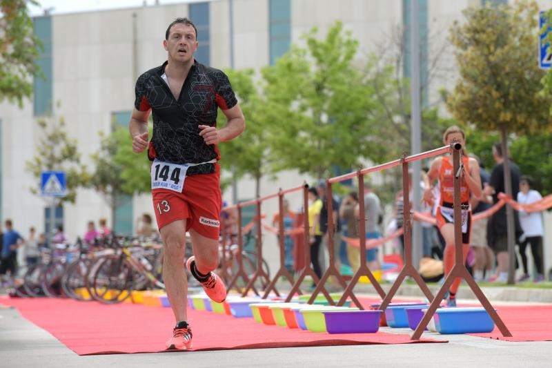 Jutros je zapoceo drugi po redu Falkensteiner Punta Skala triatlon u okolici Falkensteiner odmaralista Punta Skala. Natjecanje je organizirano u suradnji s s Turistickom zajednicom Grada Zadra, TK Split i TK Zadar. Natjecanje se sastoji od dva drzavna pr Jutros je zapoceo drugi po redu Falkensteiner Punta Skala triatlon u okolici Falkensteiner odmaralista Punta Skala. Natjecanje je organizirano u suradnji s s Turistickom zajednicom Grada Zadra, TK Split i TK Zadar. Natjecanje se sastoji od dva drzavna pr