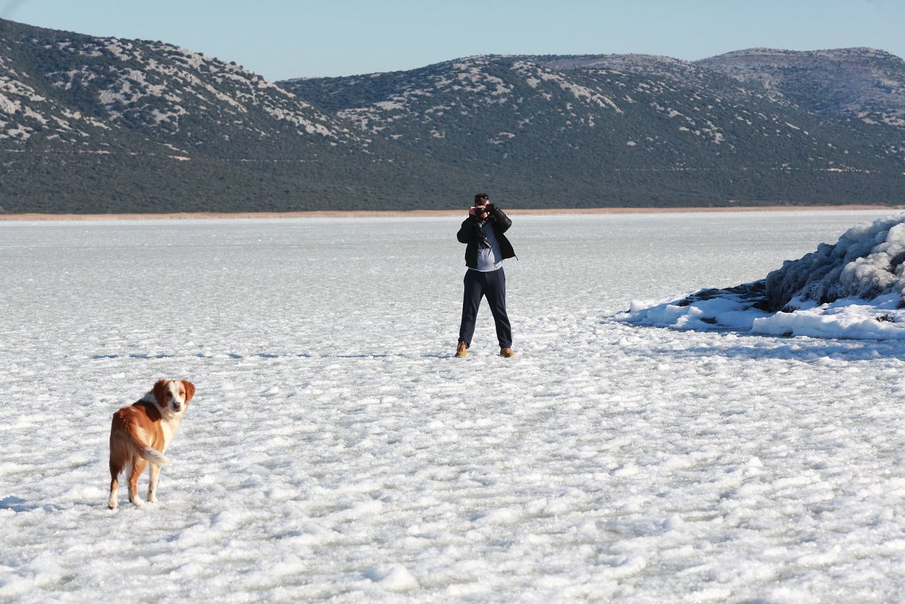 Šetnja po zaleđenom i bajkovitim Vranskim jezerom Šetnja po zaleđenom i bajkovitim Vranskim jezerom