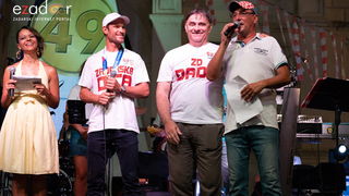 Svečani doček svjetskih prvaka Mihovila i Šime Fantele na Narodnom trgu Svečani doček svjetskih prvaka Mihovila i Šime Fantele na Narodnom trgu