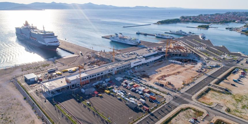 U luci Gaženica u tijeku su radovi na izgradnji novog putničkog terminala