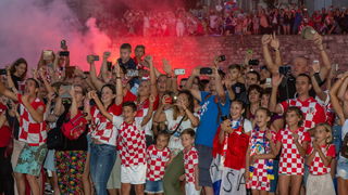 Veličanstven doček četvorice zadarskih Vatrenih od Gradskog mosta do Foruma