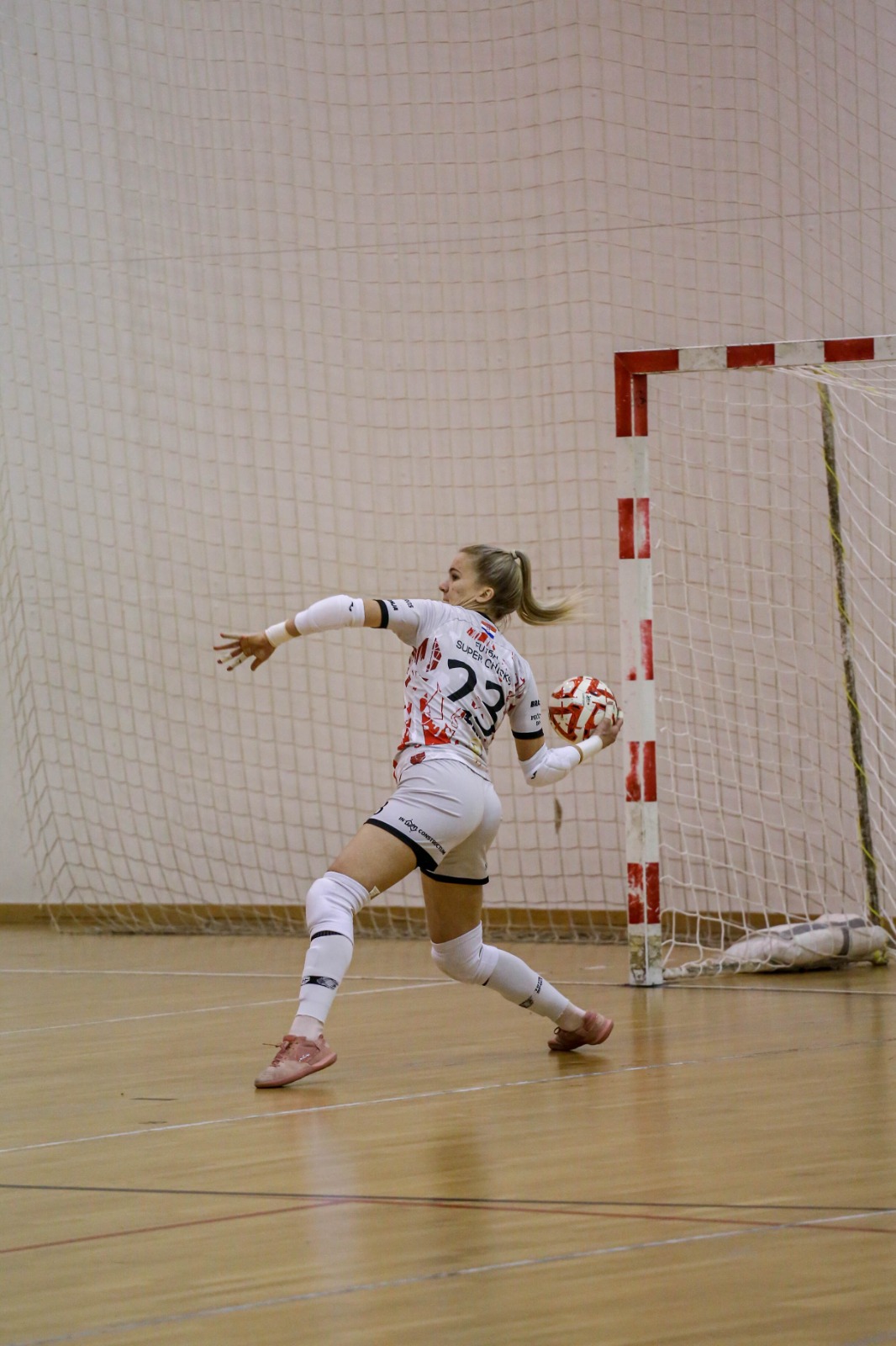 Futsal Super chicks – MC PLUS 2:5 Futsal Super chicks – MC PLUS 2:5