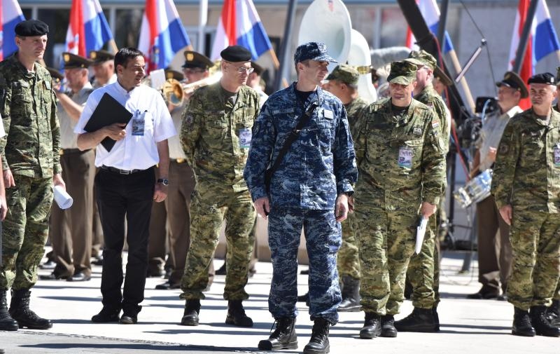 Knin: Generalna proba mimohoda uoči sutrašnje proslave 21. obljetnice VRA Oluja Knin: Generalna proba mimohoda uoči sutrašnje proslave 21. obljetnice VRA Oluja