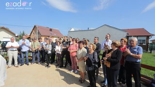 Bibinjci gradišćanskim Hrvatima darovali 1.82 metara visok kip sv. Roka Bibinjci gradišćanskim Hrvatima darovali 1.82 metara visok kip sv. Roka