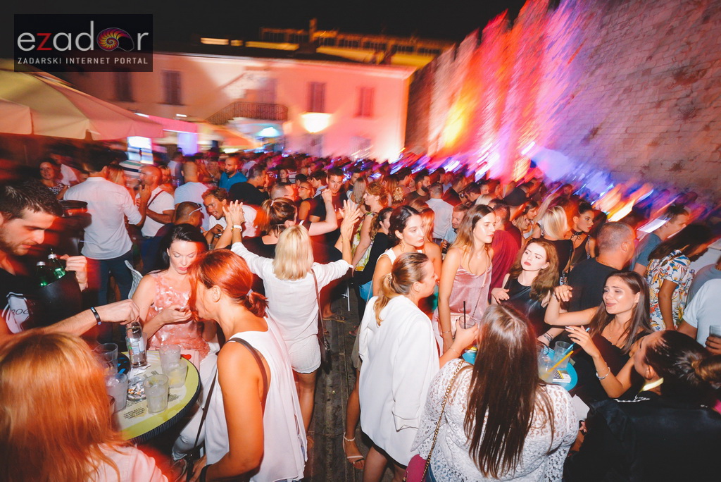 Saturday Night with DJ Dizzy @ Svarog Bar