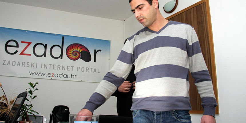 Image 1126711 (auto) Image 1126711 (auto)