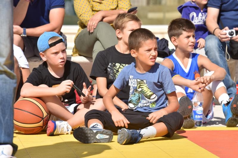 Kid’s Day na Forumu: Vassilis Spanoulis s klincima zaigrao basket 3na3, Foto: Dino Stanin/PIXSELL