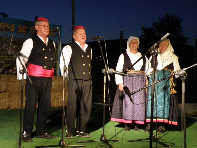 Lišane Ostrovičke: 1. Večer ojkanja “Od Sinja do Nina i Brinja”, Foto: Marko Mane Ledenko