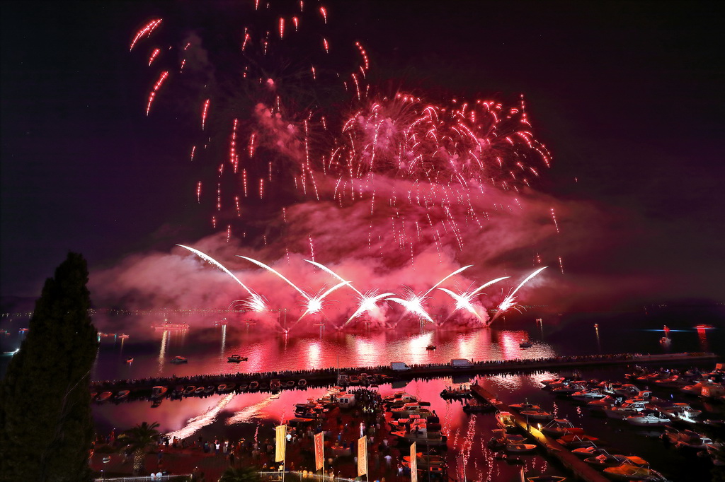 Biogradska noć 2017: Spektakularni vatromet Biogradska noć 2017: Spektakularni vatromet