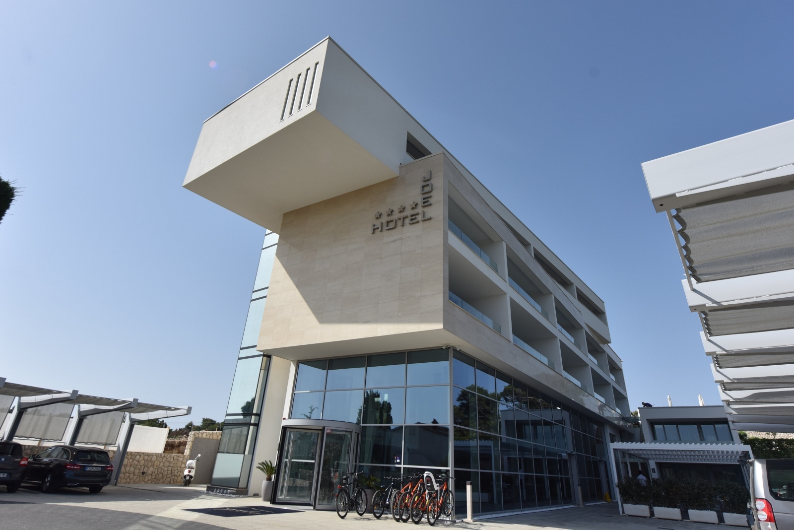 Ministar turizma Gari Cappelli obišao hotel u vlasništvu Dejana Lovrena