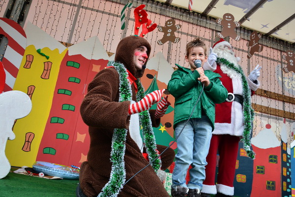 Supernova Zadar: Sveti Nikola i kamion Djeda mraza, Foto: Iva Perinčić Supernova Zadar: Sveti Nikola i kamion Djeda mraza, Foto: Iva Perinčić