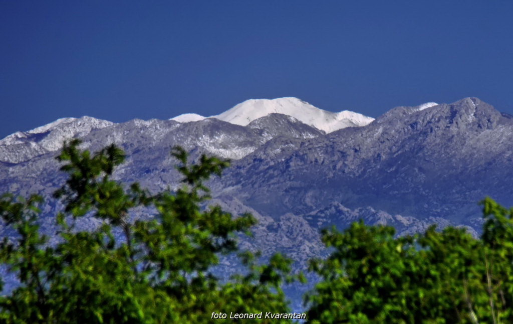 Malo proljetnozimskog ugođaja Južnog Velebita, viđeno sa ličke i morske strane. Foto:Leonard Kvarantan