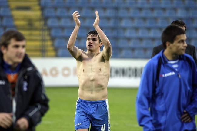 Varazdin, 080510.
Na gradskom stadionu u Varazdinu igra se 29. kolo prve HNL izmedju Varteksa i Zadra. Varteks je pobjedio 1:0 pogotkom Matije Smrekara.
Na slici: slavlje Varteksa, Josip Brezovec.
Foto: Zeljko Hajdinjak / CROPIX