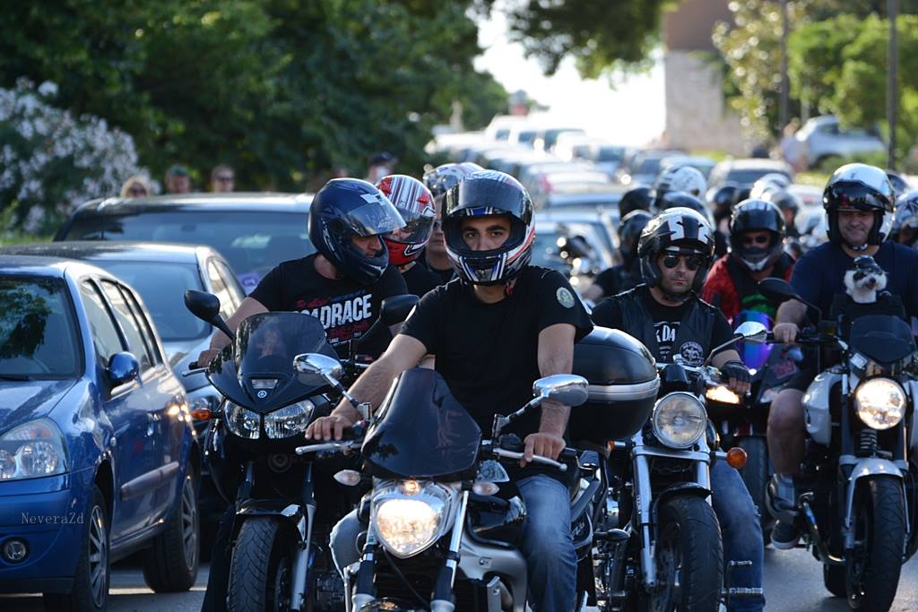 Defile bajkera ulicama Zadra u povodu 10. rođendana Moto kluba Beštije. Foto: Jadra NeveraZD Defile bajkera ulicama Zadra u povodu 10. rođendana Moto kluba Beštije. Foto: Jadra NeveraZD