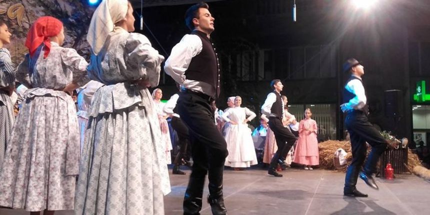 Folklorni nastup Hrvatskog kulturnog centra iz Subotice Folklorni nastup Hrvatskog kulturnog centra iz Subotice