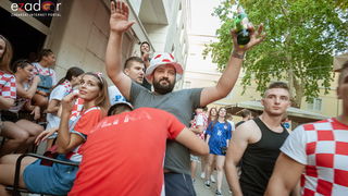 Navijačko ludilo u Zadru za vrijeme i nakon finala Svjetskog prvenstva Navijačko ludilo u Zadru za vrijeme i nakon finala Svjetskog prvenstva