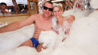 Odbojkaški turnir i pjena party u Bibnjama, foto: Leo Banić