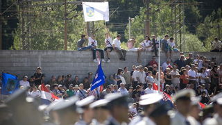 Knin, 050811.
Podizanjem zastave na Kninskoj tvrdjavi i postrojavanjem vojnih snaga na nogometnom igralistu obiljezena je 16. obljetnica VRO Oluja, Dan pobjede i domovinske zahvalnosti i Dan hrvatskih branitelja.
Foto: Ante Cizmic / CROPIX Knin, 050811.
Podizanjem zastave na Kninskoj tvrdjavi i postrojavanjem vojnih snaga na nogometnom igralistu obiljezena je 16. obljetnica VRO Oluja, Dan pobjede i domovinske zahvalnosti i Dan hrvatskih branitelja.
Foto: Ante Cizmic / CROPIX