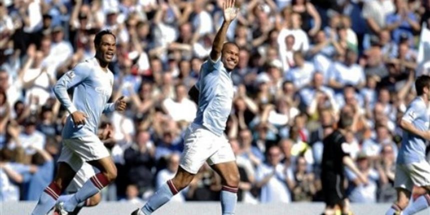 Manchester City’s Nigel de Jong, center, celebrates scoring // AP Photo Manchester City’s Nigel de Jong, center, celebrates scoring // AP Photo