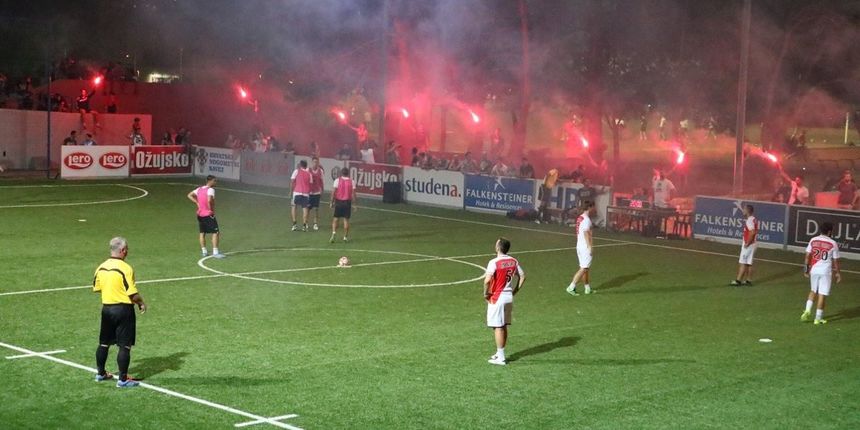 Humanitarno-memorijalni turnir “Antonio Jurjević” završen pobjedom Varoši i sjajnom bakljadom Humanitarno-memorijalni turnir “Antonio Jurjević” završen pobjedom Varoši i sjajnom bakljadom