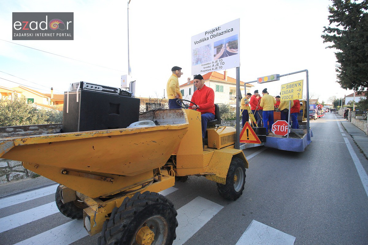 Maškarana povorka Velike Bake u Murteru
