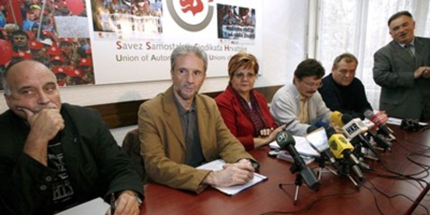 Tiksovna konferencija pet najvećih sindikalnih središnjica: predsjednica Saveza samostalnih sindikata Hrvatske Ana Knežević, predsjednik Nezavisnog sindikata Hrvatske (NHS) Krešimir Sever, vodeći čovjek Hrvatskih radničkih sindikata Damir Jakuš, Ozren Mat Tiksovna konferencija pet najvećih sindikalnih središnjica: predsjednica Saveza samostalnih sindikata Hrvatske Ana Knežević, predsjednik Nezavisnog sindikata Hrvatske (NHS) Krešimir Sever, vodeći čovjek Hrvatskih radničkih sindikata Damir Jakuš, Ozren Mat