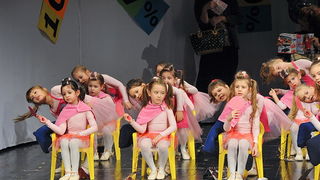 Plesna udruga Gesta: Božićni šoping u SuperOvoj, Foto: Željko Karavida Plesna udruga Gesta: Božićni šoping u SuperOvoj, Foto: Željko Karavida